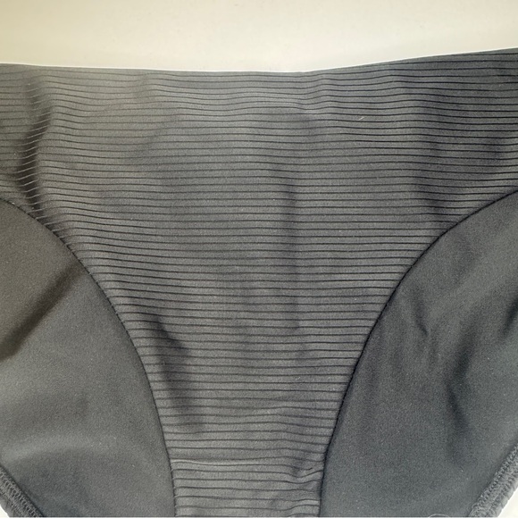 Beach Bunny Kate Full Bikini Bottoms Black XL | Textured Ribbed Swimwear NWT - Picture 2 of 8